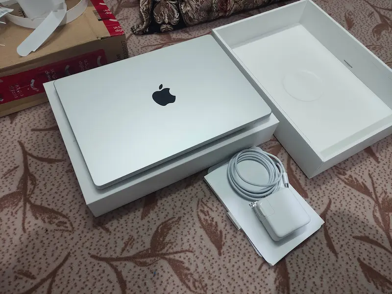 عمو MacBook هستن
